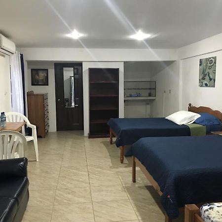 Bella Sombra Guest House Kings Park Belize City Exterior photo